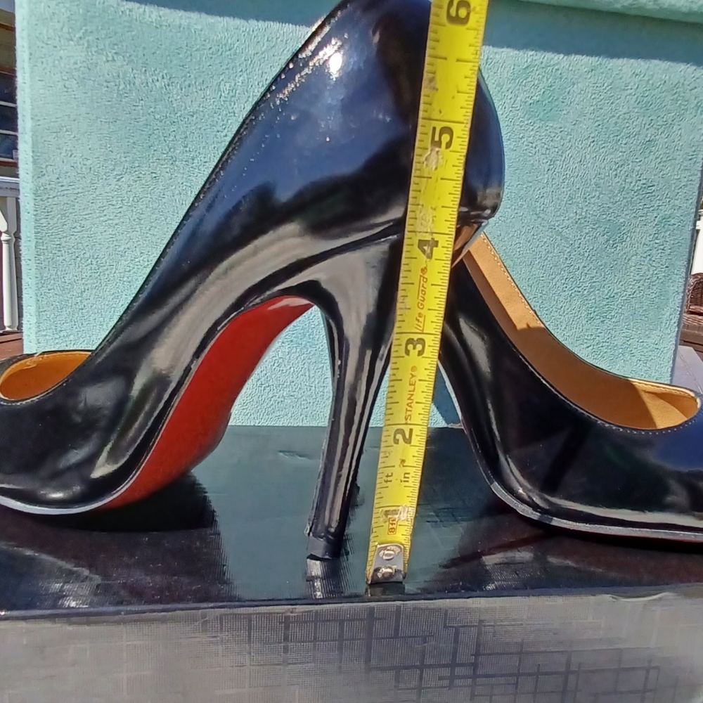 Christian Louboutin Black Heels EUC Size 40 - Picture 4 of 5